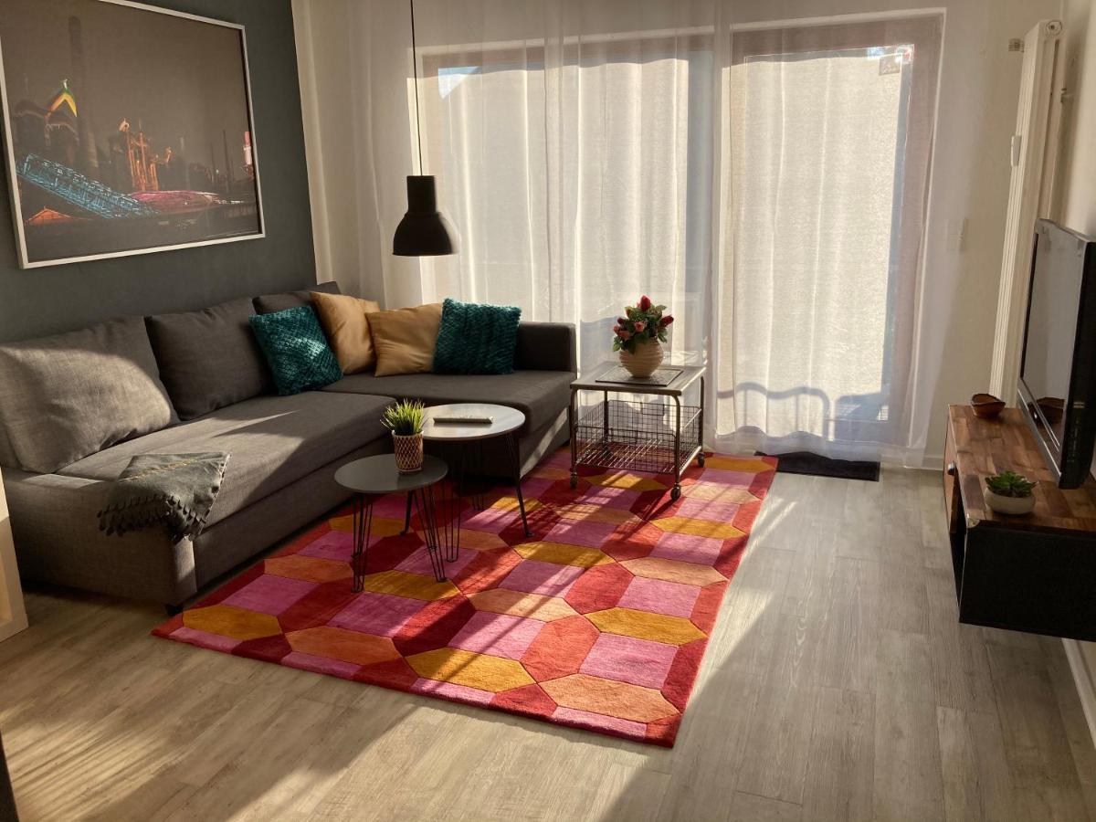 Living At Saarpartments -Adults Only- 2 Bedroom, Netflix - Business & Holiday Apartments For Long- And Short Term Stay, 3 Min To Train Station, Secure E-Bike Parking! Саарбрюккен Экстерьер фото