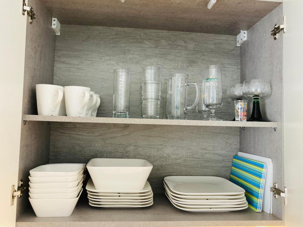 Living At Saarpartments -Adults Only- 2 Bedroom, Netflix - Business & Holiday Apartments For Long- And Short Term Stay, 3 Min To Train Station, Secure E-Bike Parking! Саарбрюккен Экстерьер фото
